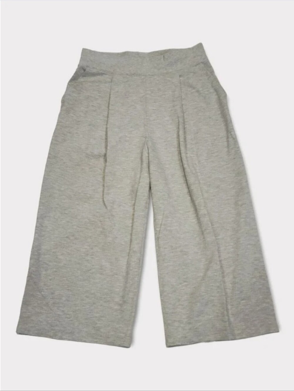 Size 10 - Lululemon Can You Feel The Pleat Crop *21